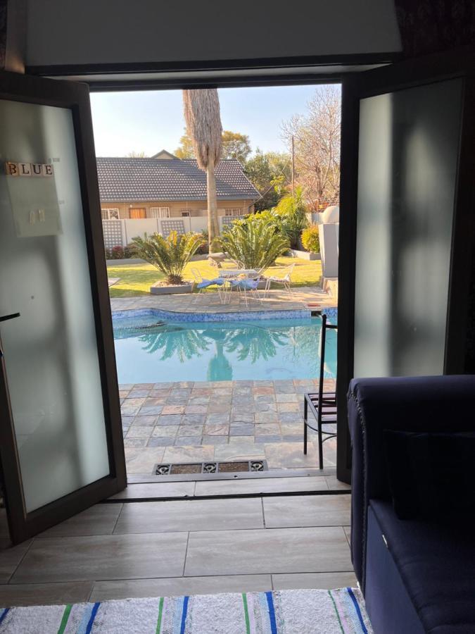 2 Op Terblanche Guesthouse Boksburg Εξωτερικό φωτογραφία