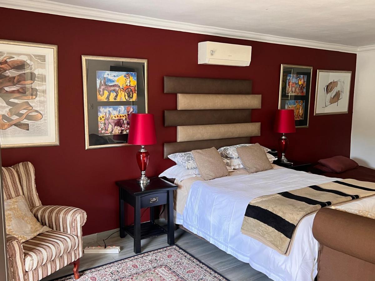 2 Op Terblanche Guesthouse Boksburg Εξωτερικό φωτογραφία
