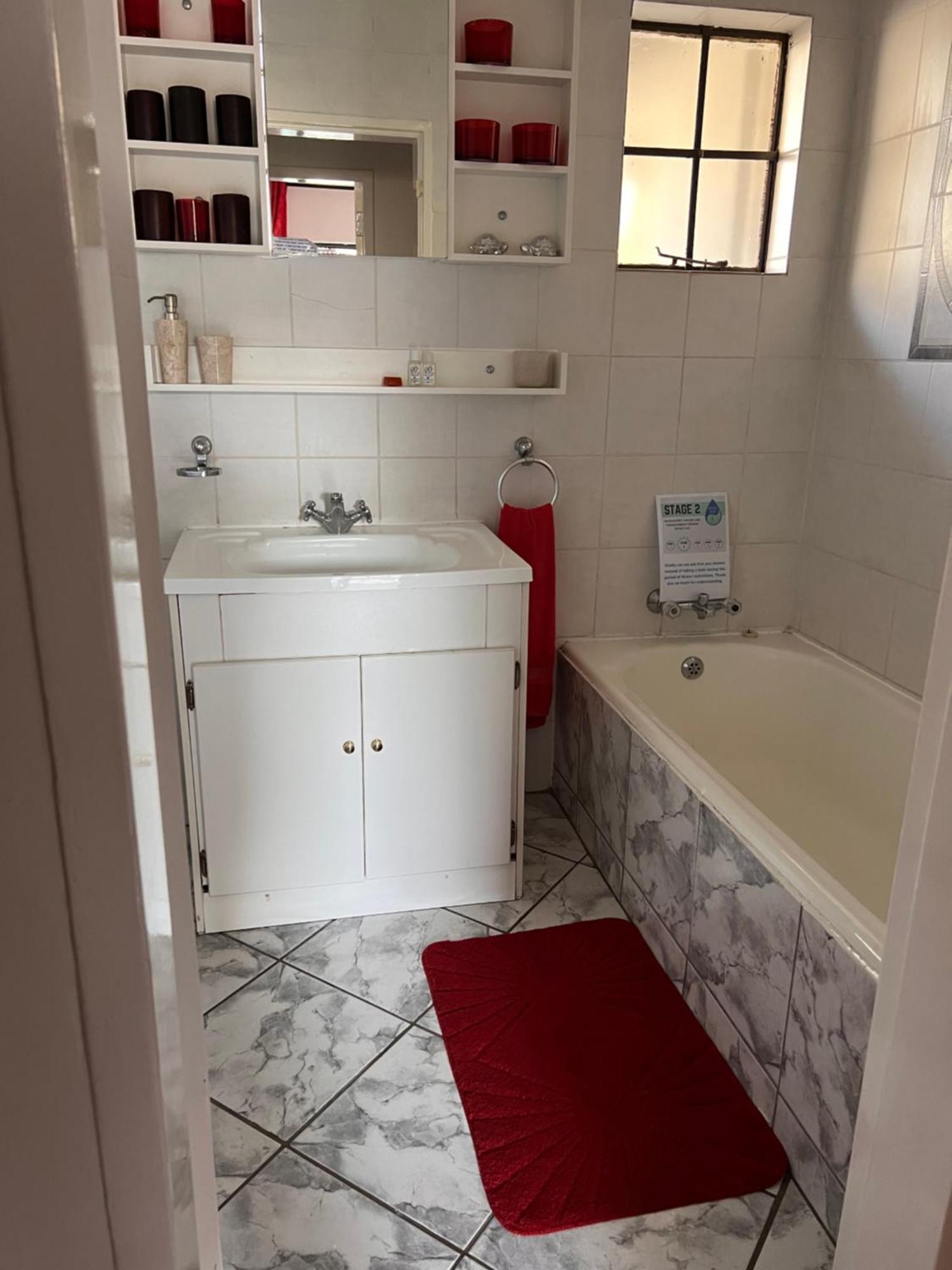 2 Op Terblanche Guesthouse Boksburg Εξωτερικό φωτογραφία