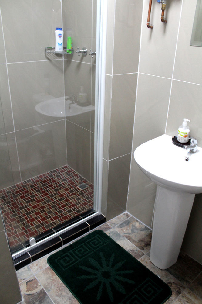 2 Op Terblanche Guesthouse Boksburg Εξωτερικό φωτογραφία